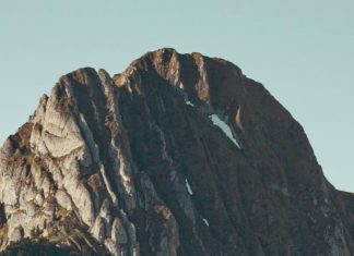 Cantar alabanzas a Dios